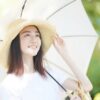 日傘をさす女性